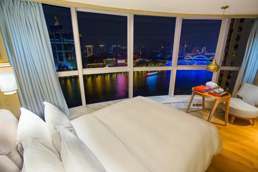 Howard Johnson Riverview Hotel Guangzhou Exterior photo